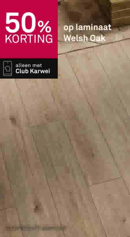 Laminaatvloer in Welsh Oak houtlook met 50% korting banner, alleen met Club Karwei, lichte houten planken zichtbaar.