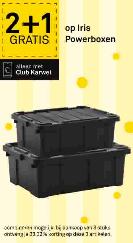 Twee zwarte Iris Powerboxen op gele achtergrond met 2+1 gratis aanbieding, exclusief voor Club Karwei-leden.
