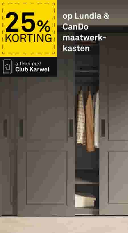 Grijze maatwerkkast met schuifdeuren, gedeeltelijk open met kleding zichtbaar. 25% korting op Lundia & CanDo kasten, alleen met Club Karwei.