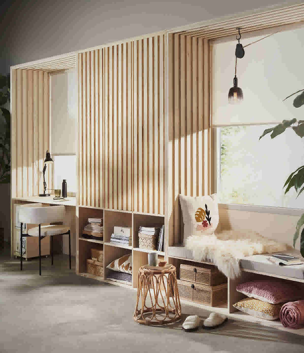 DIY houten relaxhoekje met opbergruimte in woonkamer
