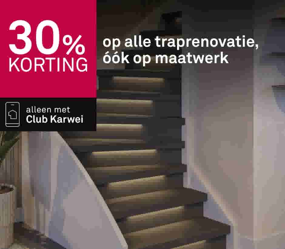 Moderne trap met LED-verlichting en promotie voor 30% korting op traprenovatie via Club Karwei