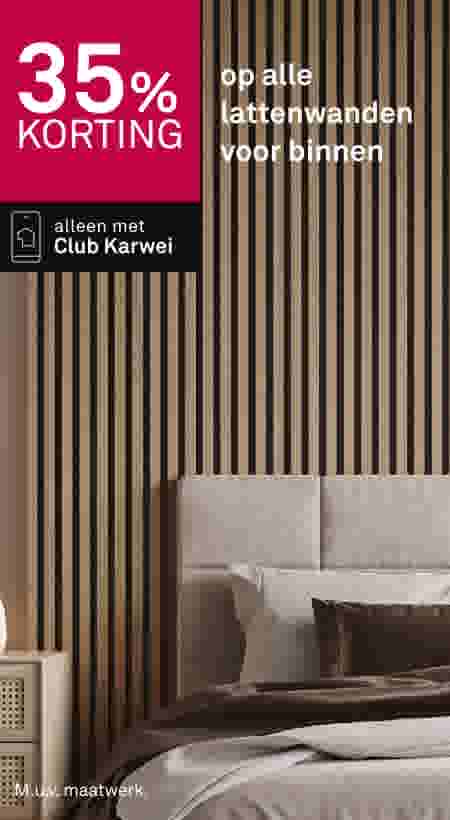 Slaapkamer met houten lattenwerk aan de muur en promotie van 35% korting met Club Karwei op alle latenwanden.