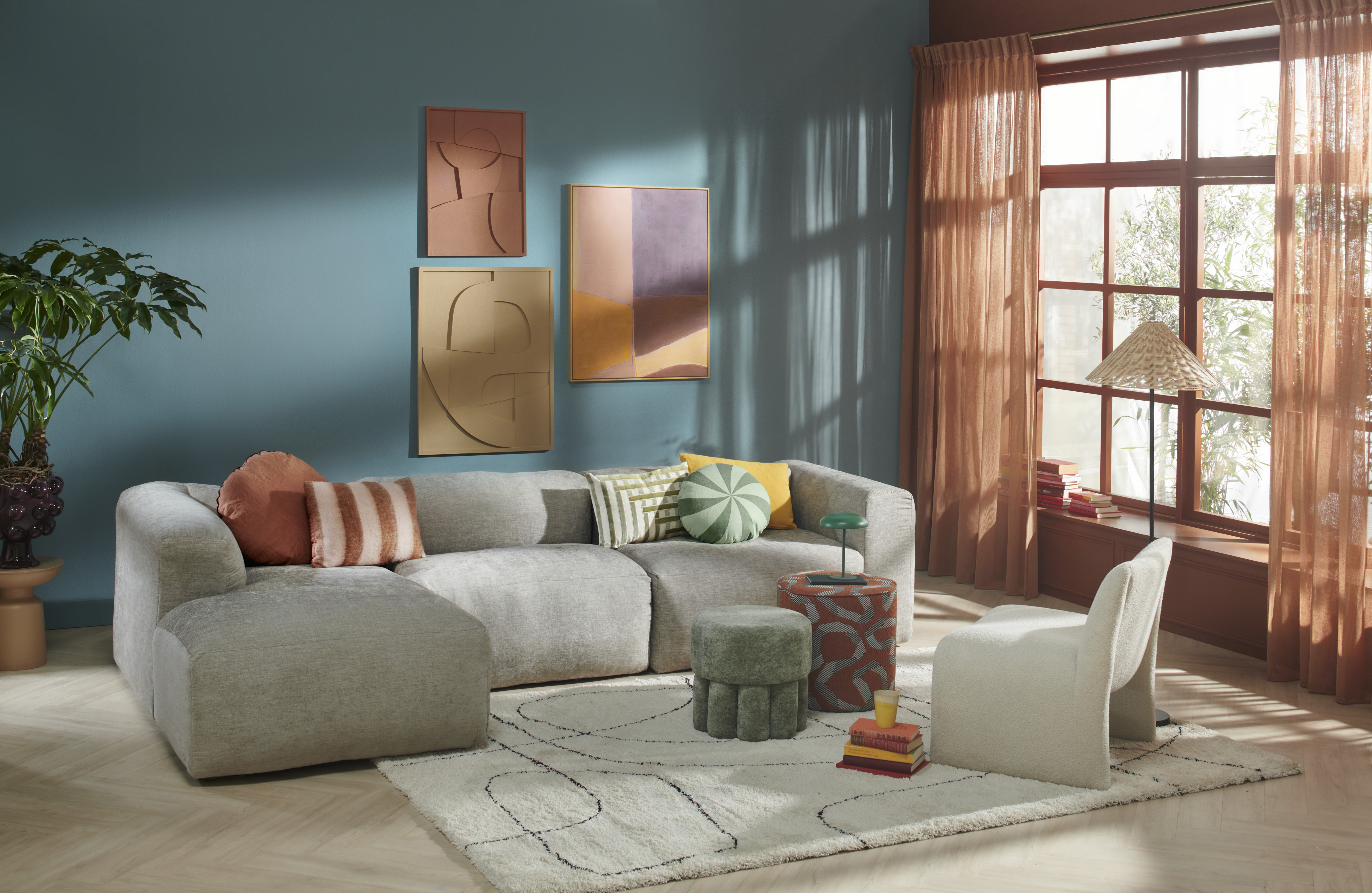 Woonstijl: naturel basis aangevuld met een knallende kleuren