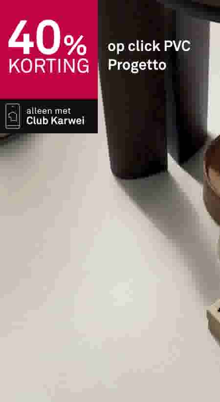 40% korting op click PVC Progetto. Alleen met Club Karwei. Witte vloer met donkere vaas en houten kom.