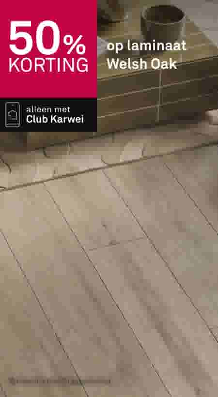 50% korting op Welsh Oak laminaatvloer, alleen met Club Karwei, lichtbruine houten planken met beige bank.