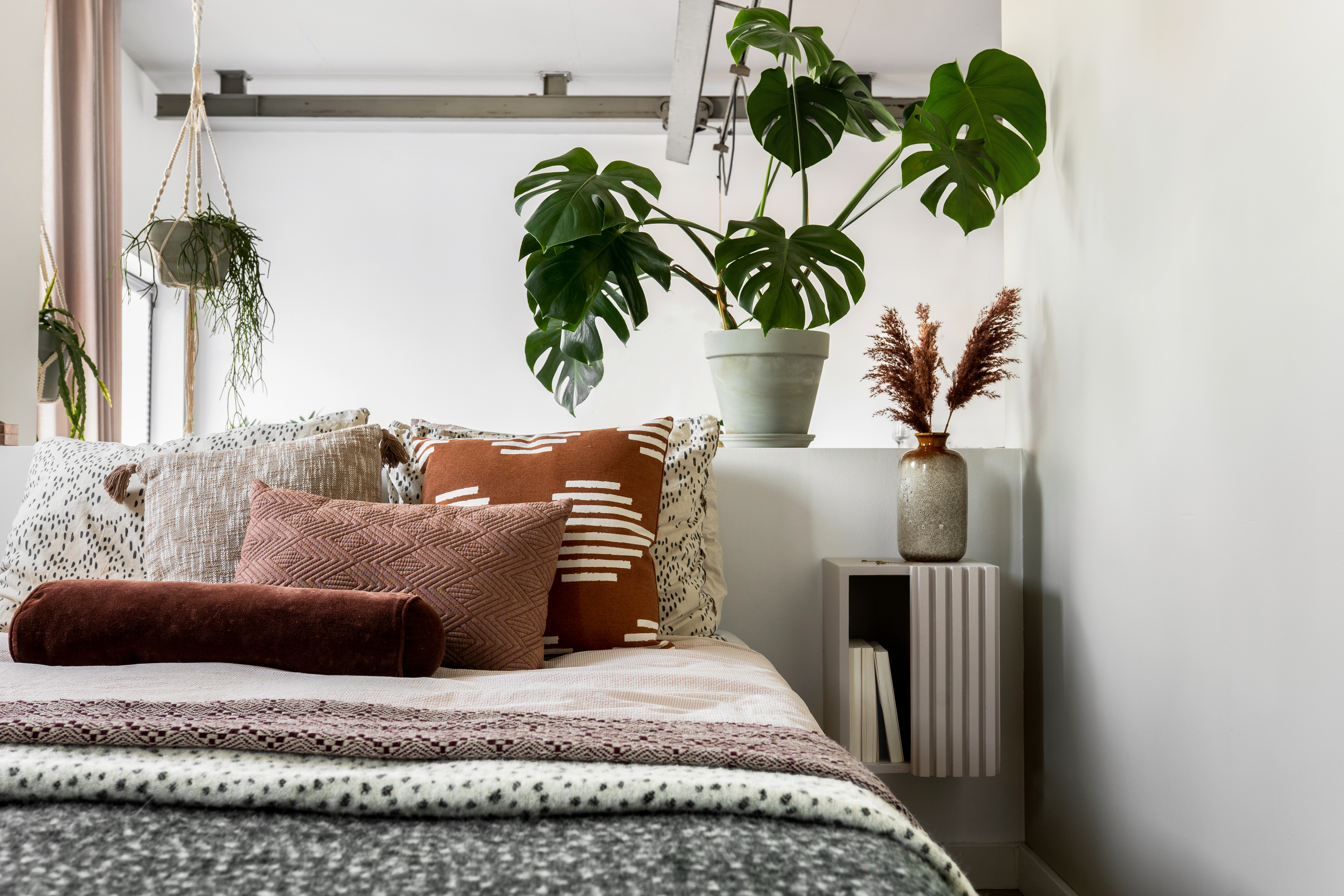 DIY: maak in een paar stappen een houten nachtkastje