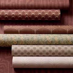 rollen behang in bruin, rood en neutrale beige tinten