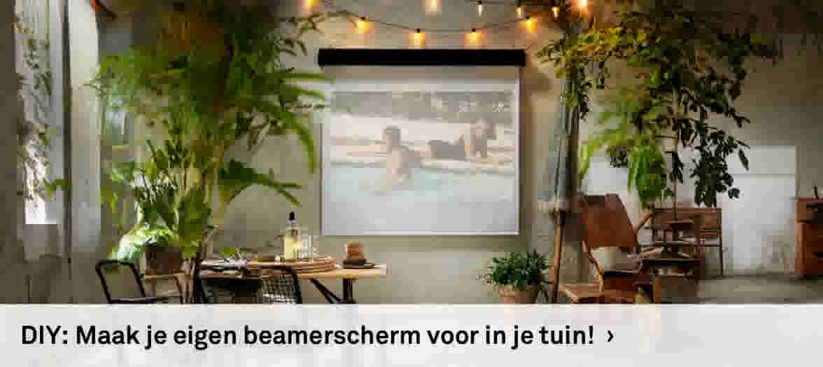 DIY Maak je eigen beamerscherm voor in je tuin!