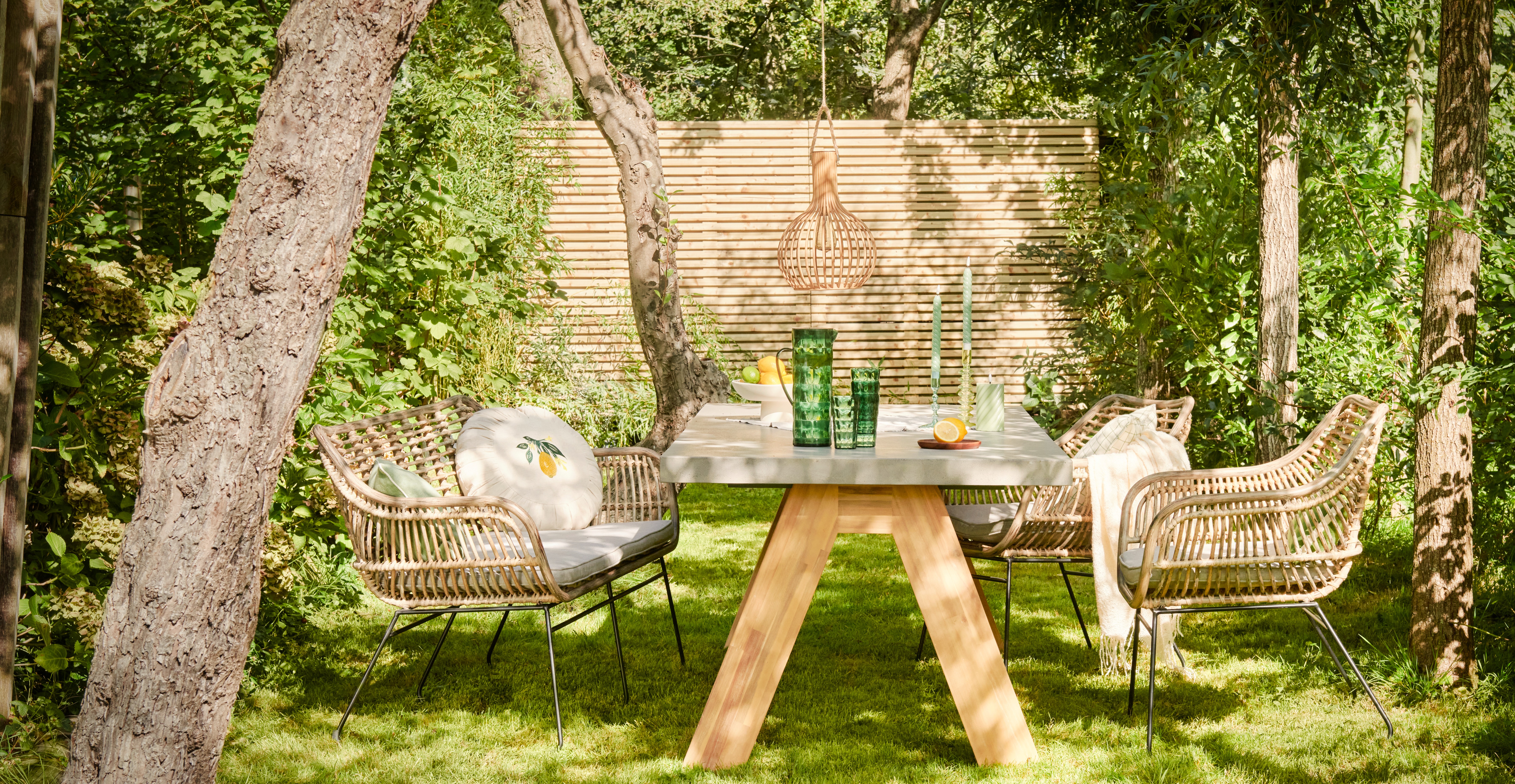 Van tuinhout tot sierbestrating: tips voor de basis van je tuin