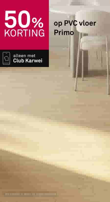50% korting op PVC vloer Primo, alleen met Club Karwei. Lichte houten vloer met beige stoelen.