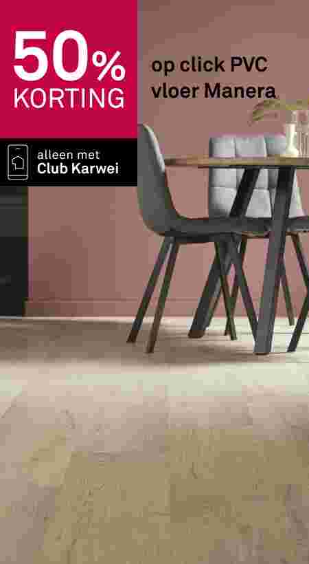50% korting op click PVC vloer Manera, alleen met Club Karwei. Lichte houten vloer in eetkamer met grijze stoelen.