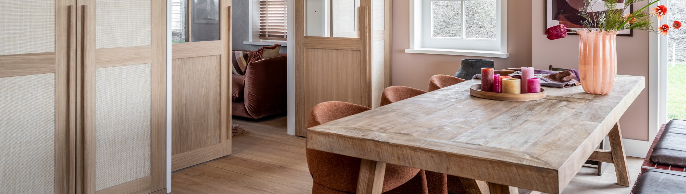 Kleurcontrasten in je woonkamer met verf