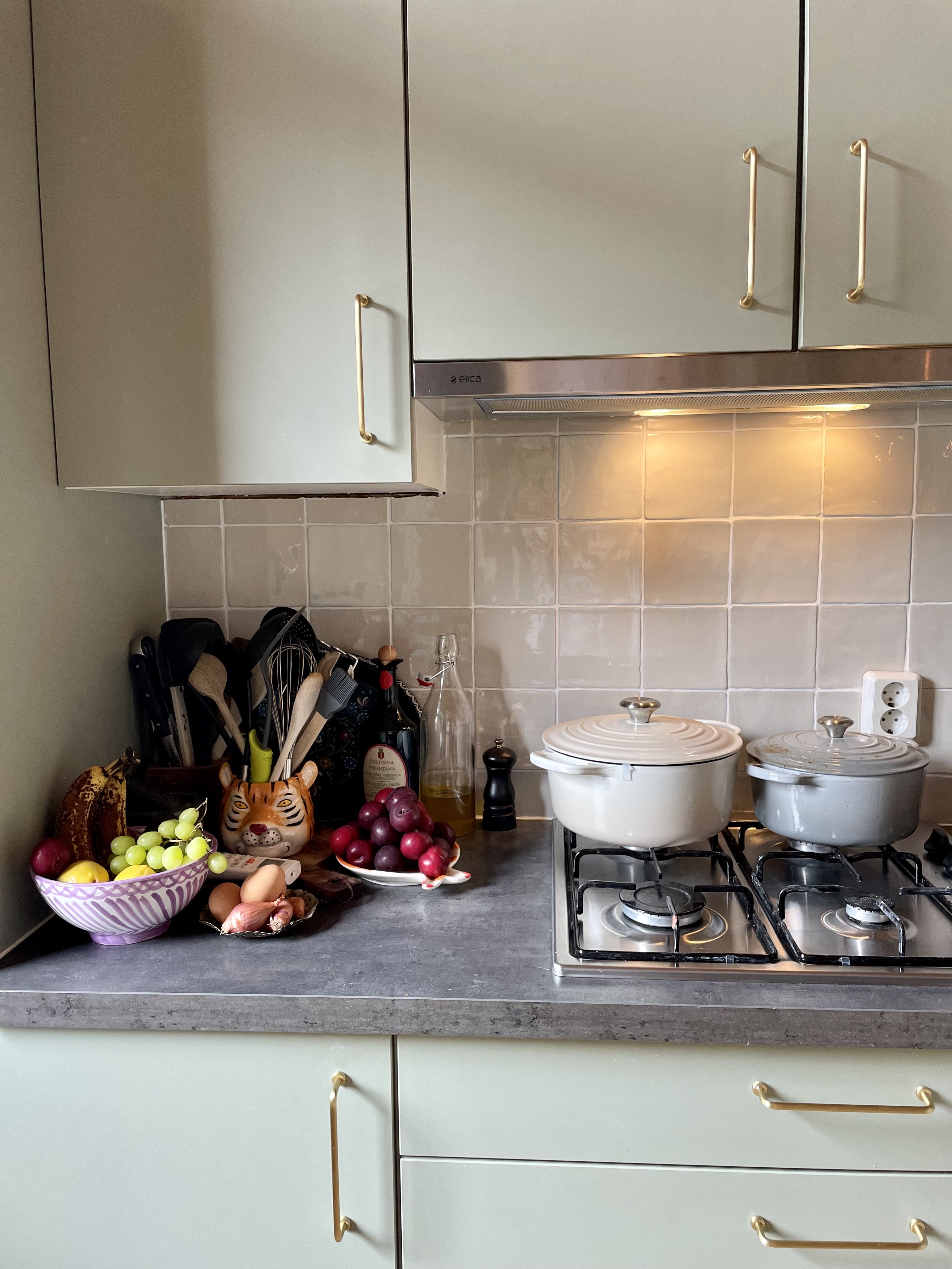 Tegelen van de keukenmuur