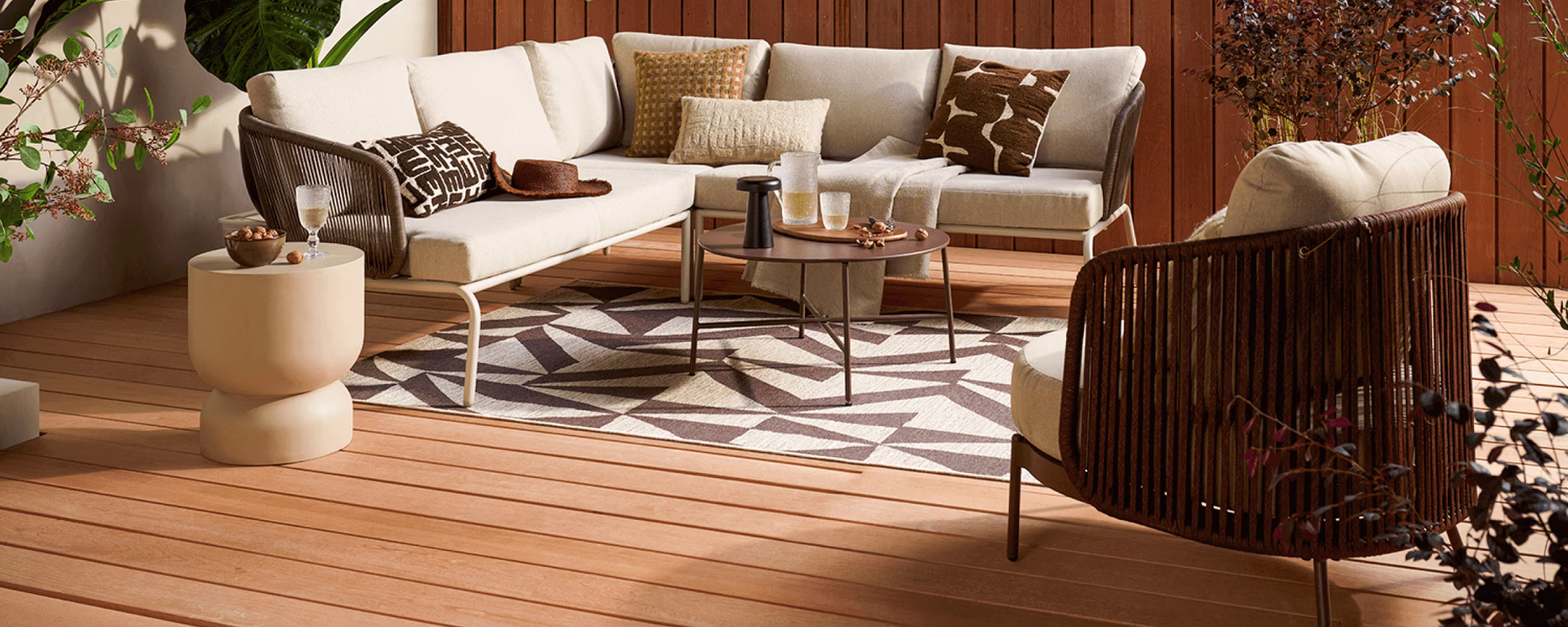 20% korting op alle loungesets, tuinbanken & palletkussens