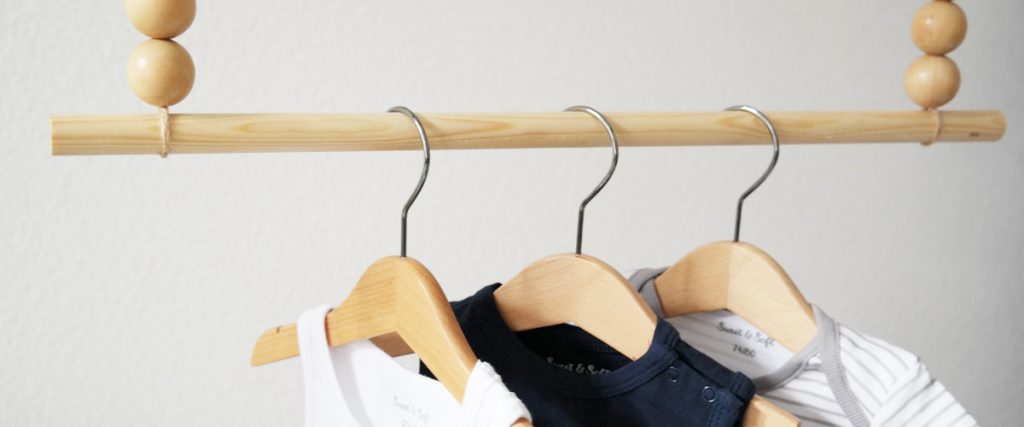 Houten baby kledinghanger maken