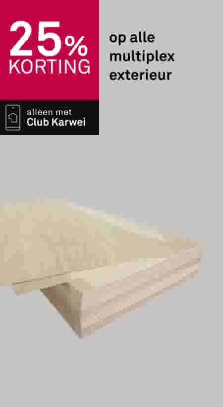 Stapel lichtkleurige multiplexplaten met 25% kortingsbanner voor Club Karwei leden op grijze achtergrond.