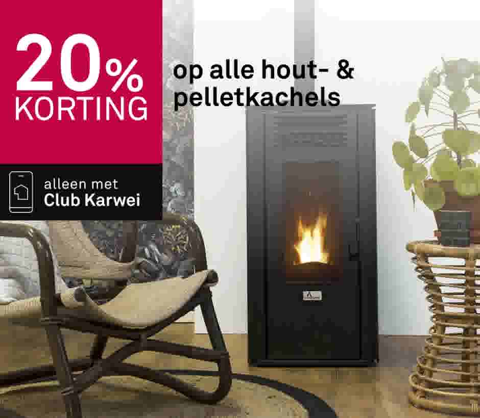 20% korting op alle hout- en pelletkachels, alleen met Club Karwei. Zwarte pelletkachel in moderne woonkamer.