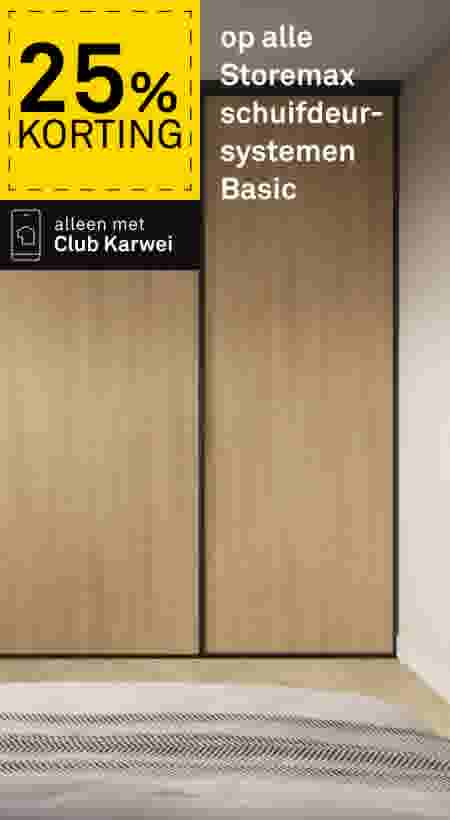 25% korting op Storemax schuifdeursystemen Basic, alleen met Club Karwei. Houten schuifdeuren in een slaapkamer.