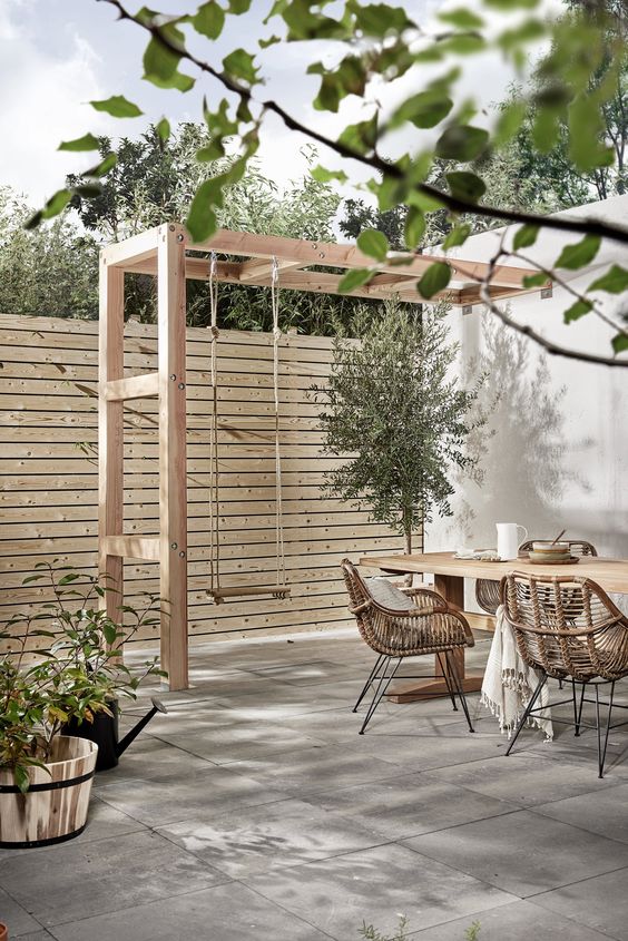 Houten pergola schommel maken | KARWEI