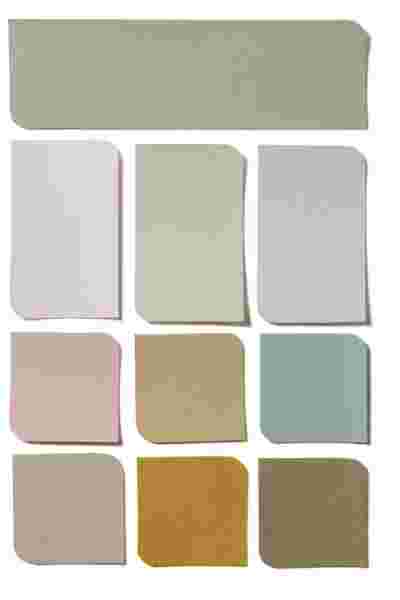 Kleurstalen in zachte tinten: groen, roze, beige, blauwgrijs, geel en olijfgroen, gerangschikt op een witte achtergrond.