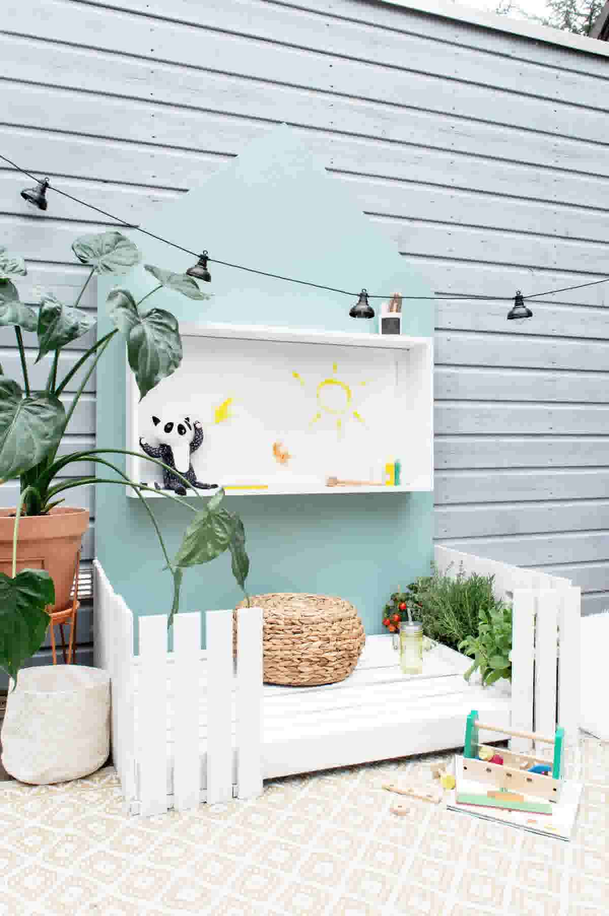 DIY-tuinhuisje-kids-verfbord-vingerverf-Tanja-van-Hoogdalem