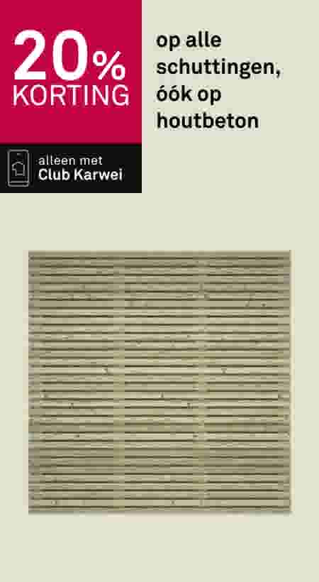 Houten schutting met 20% korting banner, alleen met Club Karwei, op beige achtergrond.