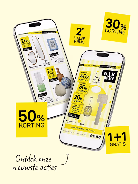 Twee smartphones tonen Karwei-app met zomeraanbiedingen: 50%, 30%, 45% korting, 2e halve prijs en 1+1 gratis.