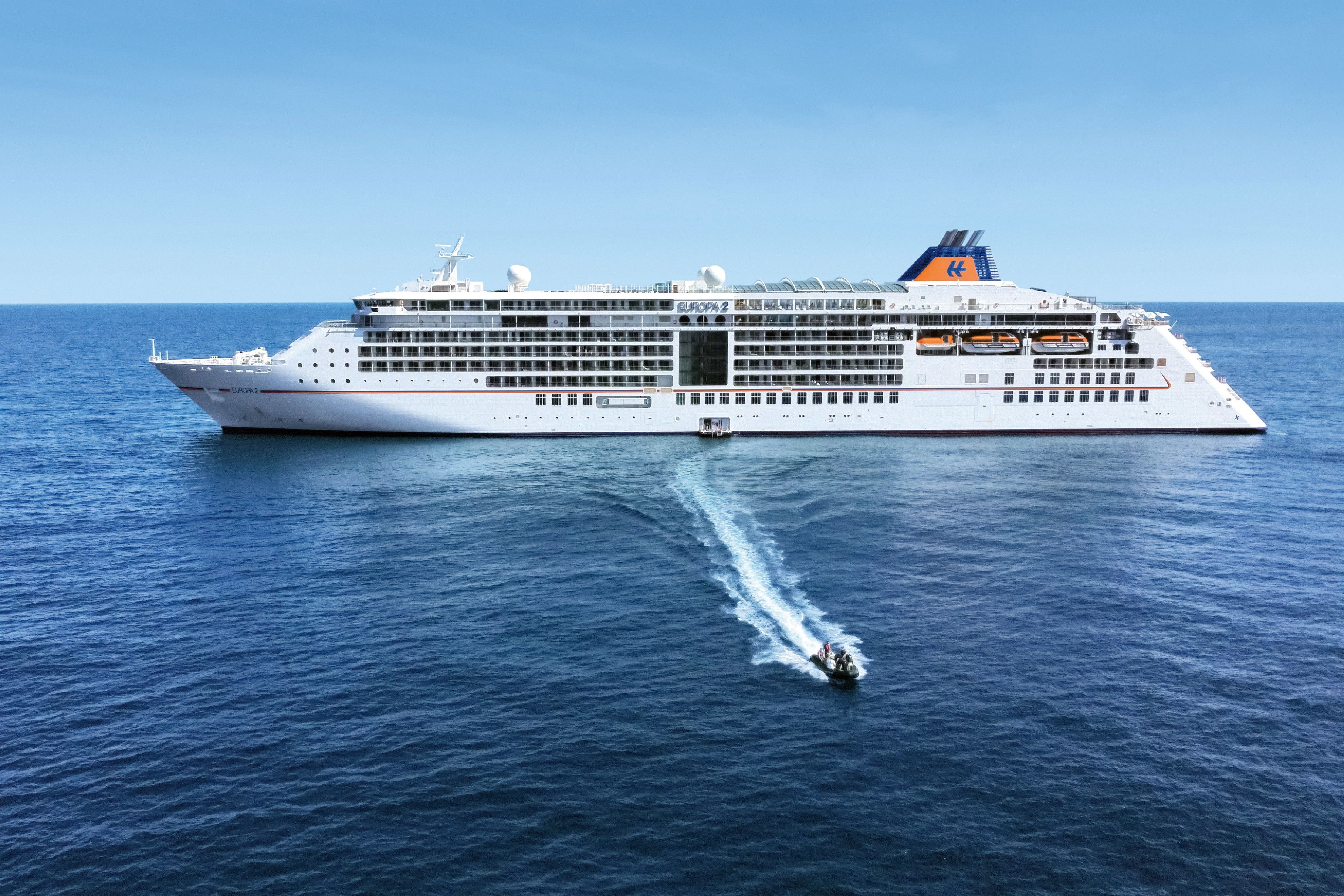 Die EUROPA 2 wird im Januar 2027 in der Werft in Singapur modernisiert und erhält dabei verschiedene optische und technische Verbesserungen.
