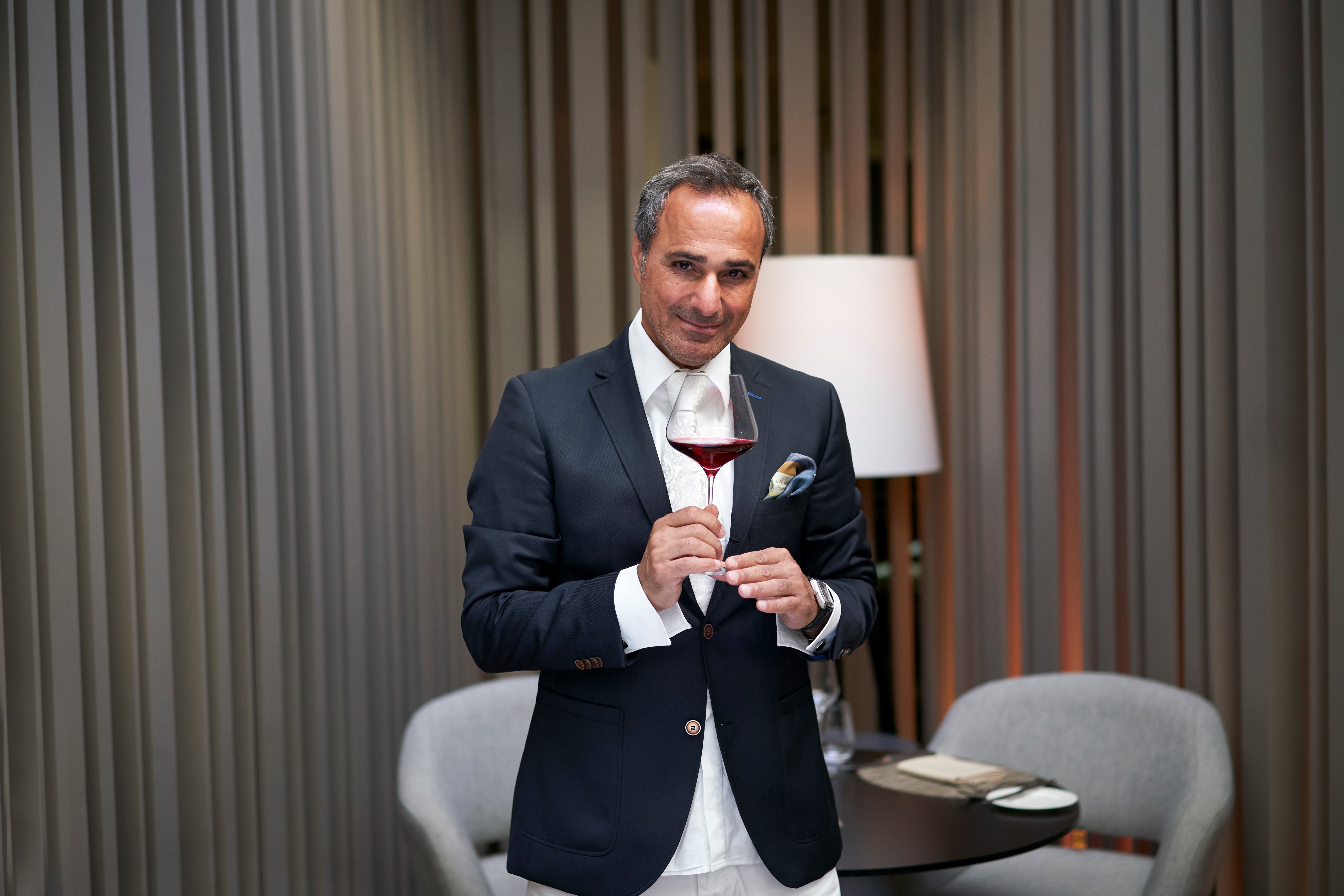 Spitzen-Sommelier Rakhshan Zhouleh 