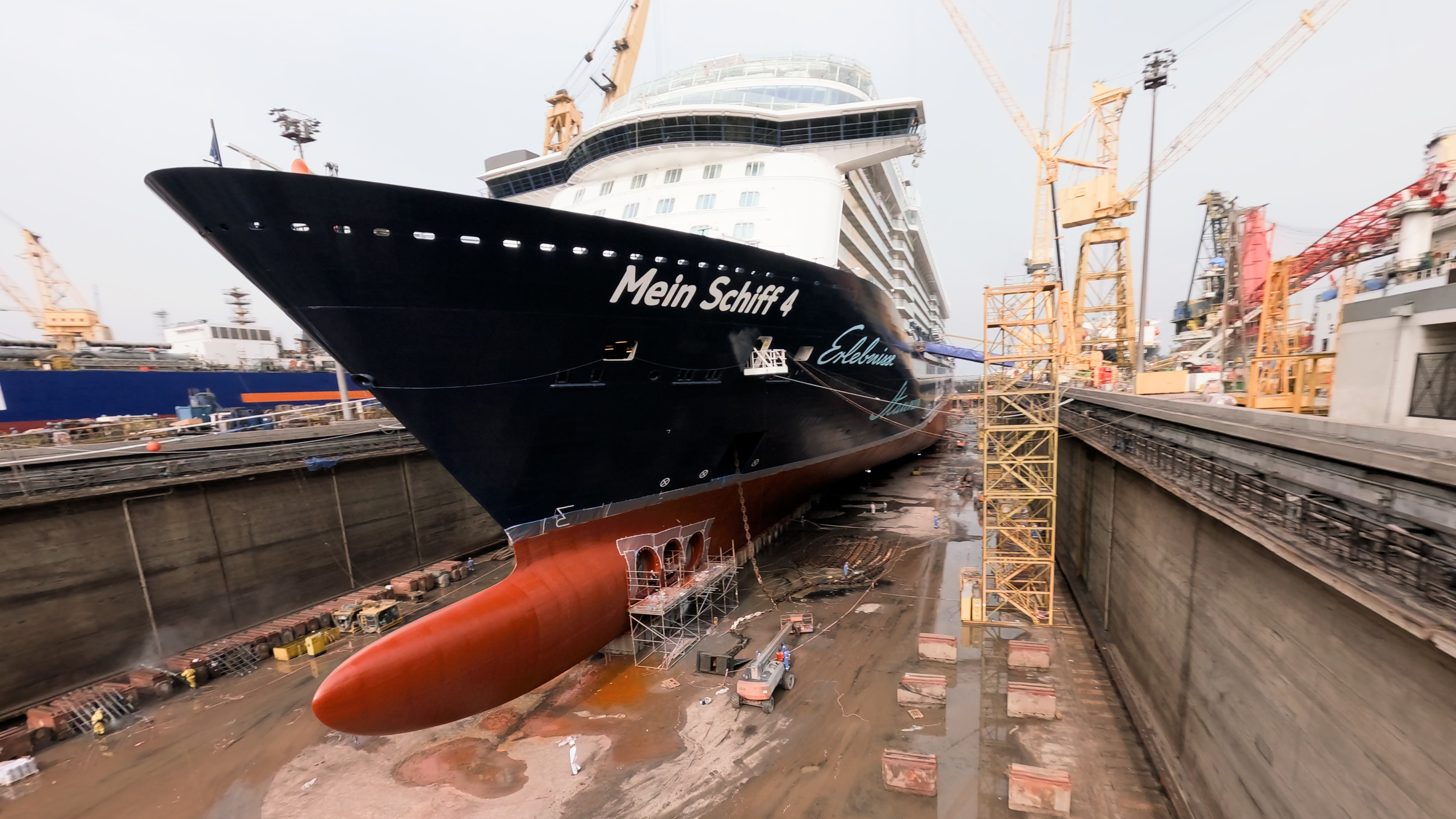 Mein Schiff 4 in Drydock