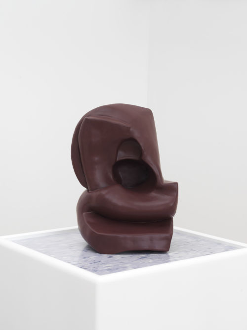 Ellie Krakow
Body Geometry (Inner Out), 2021
Glazed ceramic with custom pedestal
10 x 9 x 14.5 inches (25.4 x 22.9 x 36.8 cm)
(with pedestal: 20 x 20 x 57.5 inches)
(Inventory #EKW110)