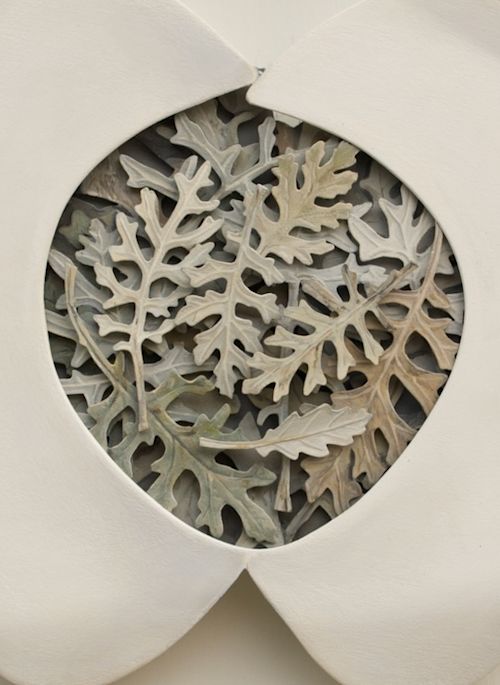 Ron Isaacs
Collar, 2020 (detail)
Acrylic on birch plywood construction
8.25 x 9.5 x 1.25 inches
21 x 24.1 x 3.2 cm