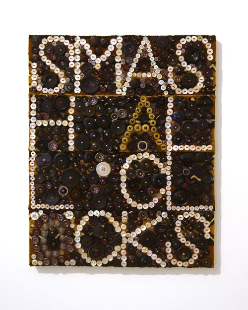 Jeff Perrone
Smash All Clocks, 2015
Mud cloth, buttons, and thread on canvas
20 x 16 inches
50.8 x 40.6 cm