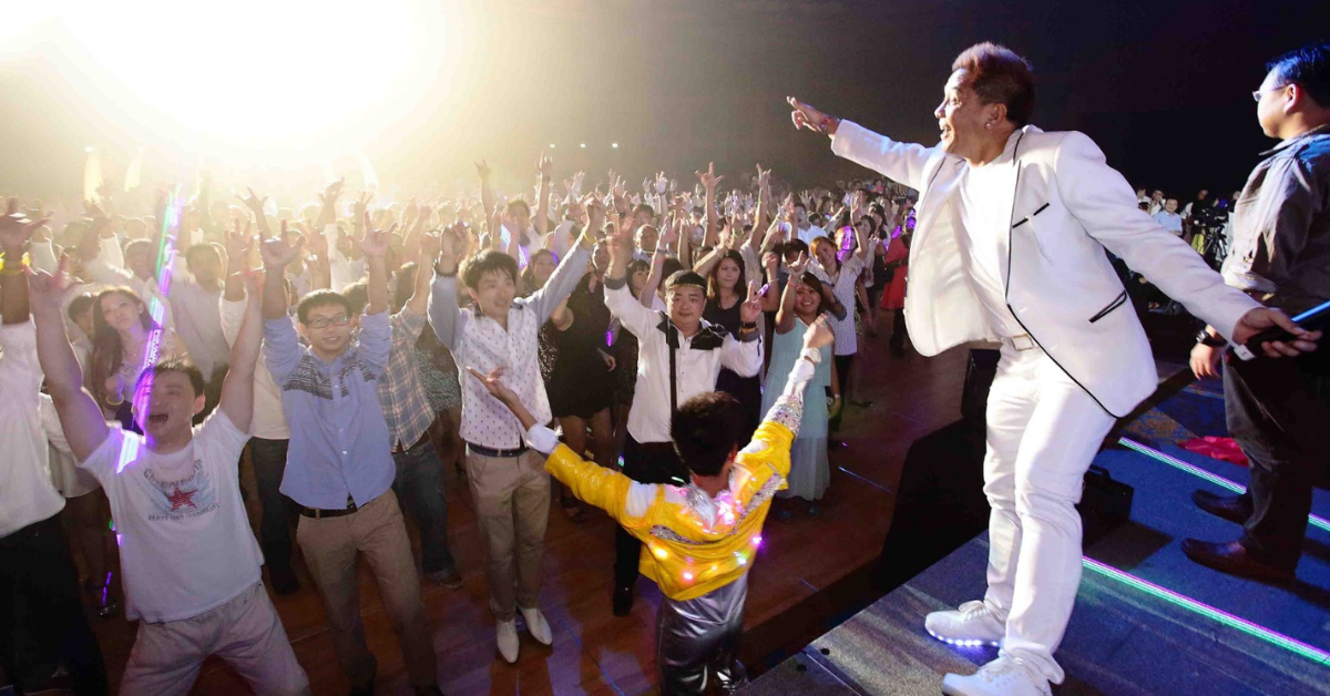 TOP 5 PROFESSIONAL EMCEES IN SINGAPORE FOR CORPORATE EVENTS