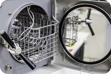 Autoclave, with rack