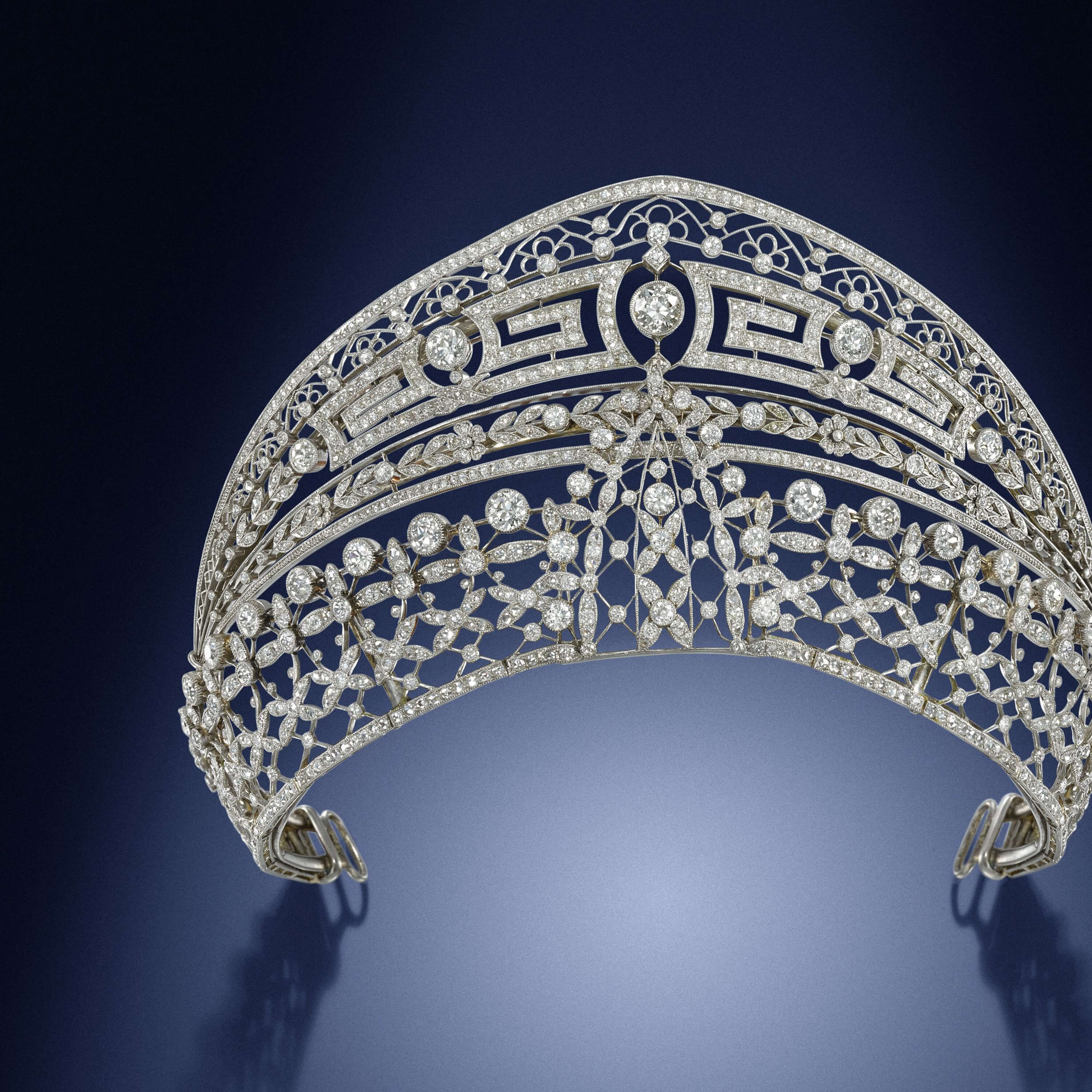 TIARAS 輝かしい歴史 50 historic tiaras in new Sotheby's exhibit! - Diamonds in