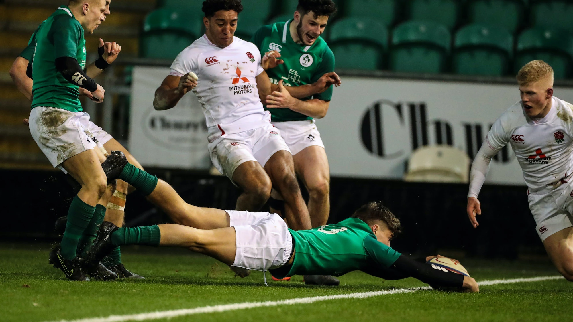 Ireland&#8217;s Max O’Reilly scores a try 21/2/2020