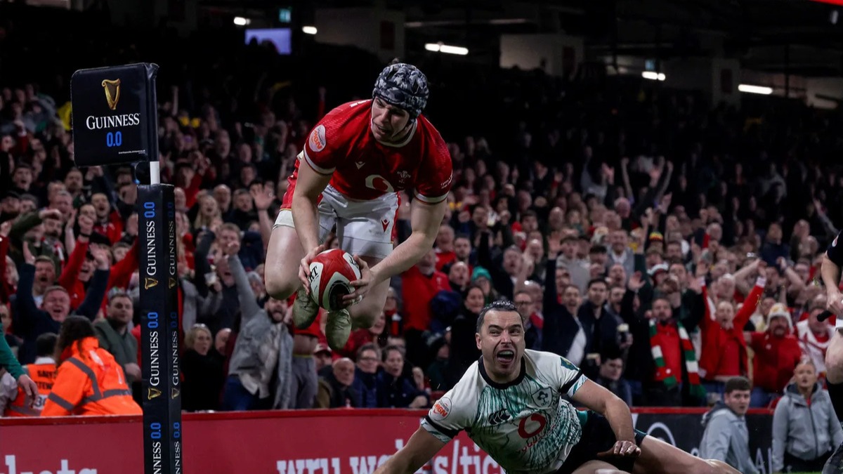 Wales' Thomas Rogers scores a try during the 2025 Six Nations Championship Round 3 between Ireland and Wales in Principality Stadium
