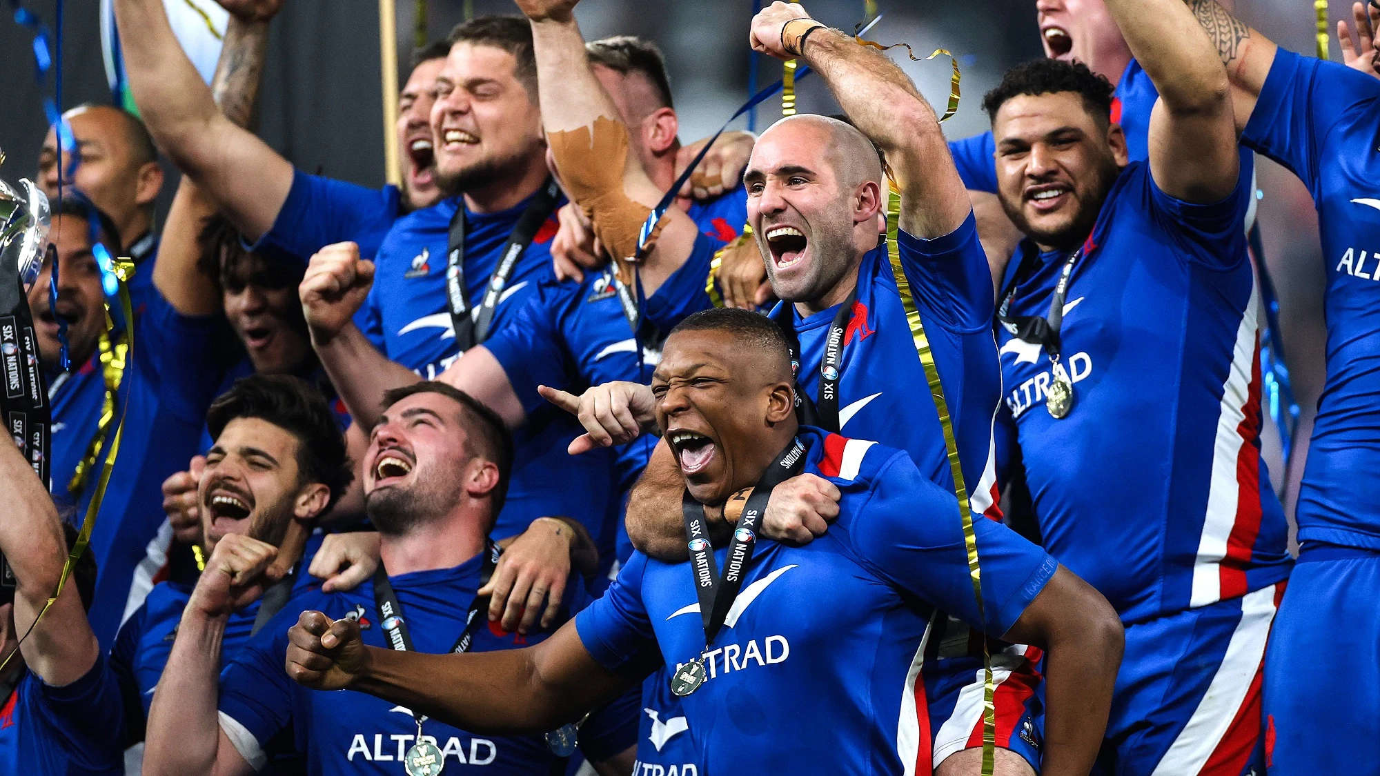 Maxime Lucu and Cameron Woki celebrate winning the Six Nations 19/3/2022