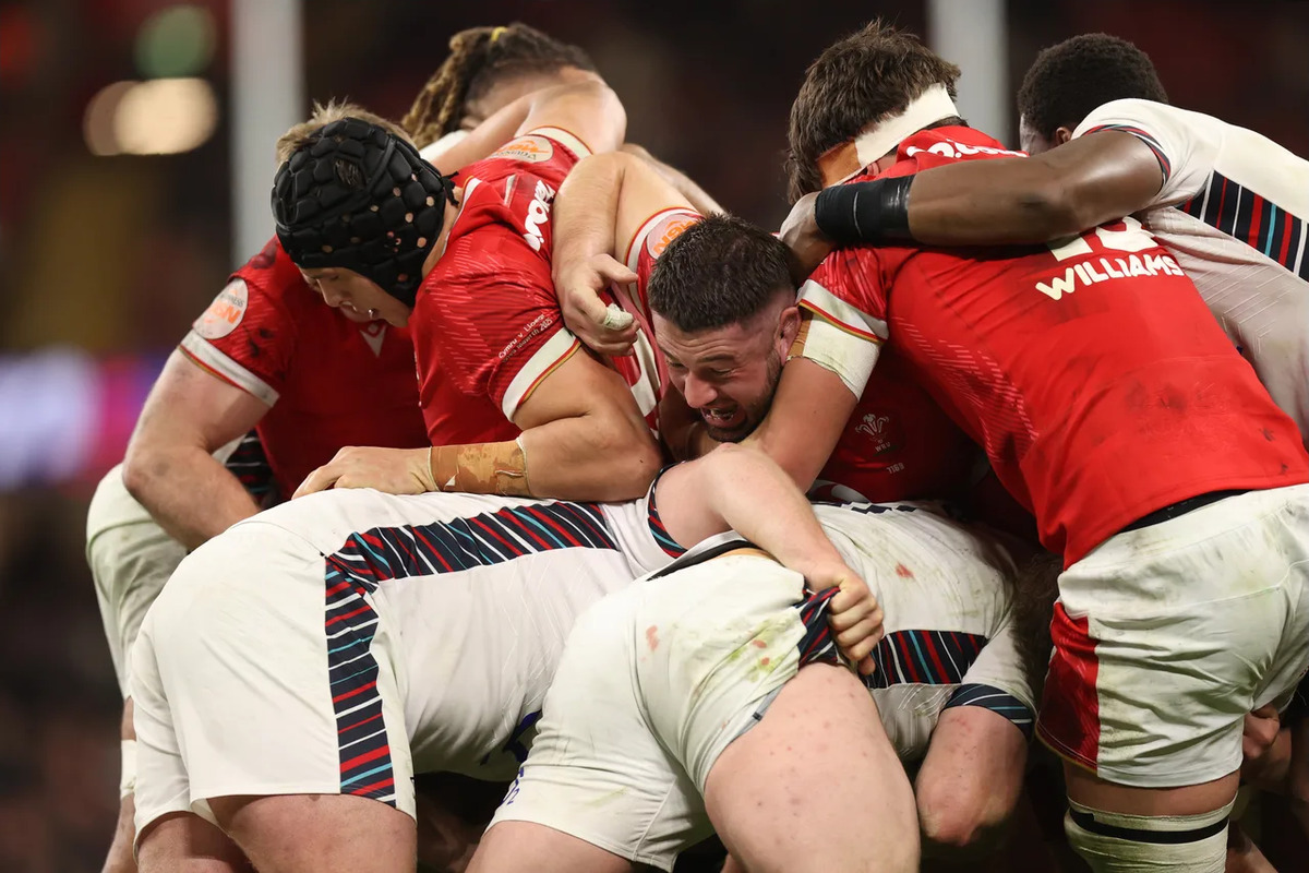 Wales’ Gareth Thomas in a maul during the 2025 Championship game against England.