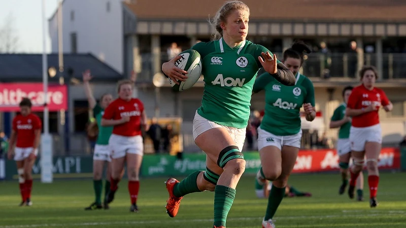 Claire Molloy on her way to scoring a try 25/2/2018