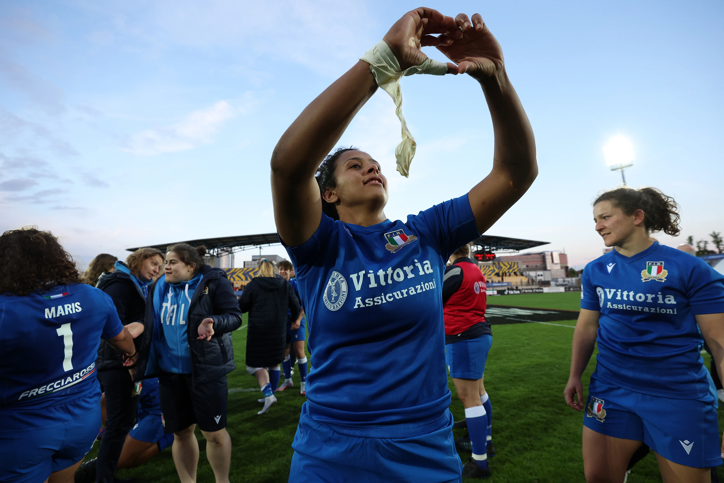 Italy_Supporters_Club_Womens_Image_1