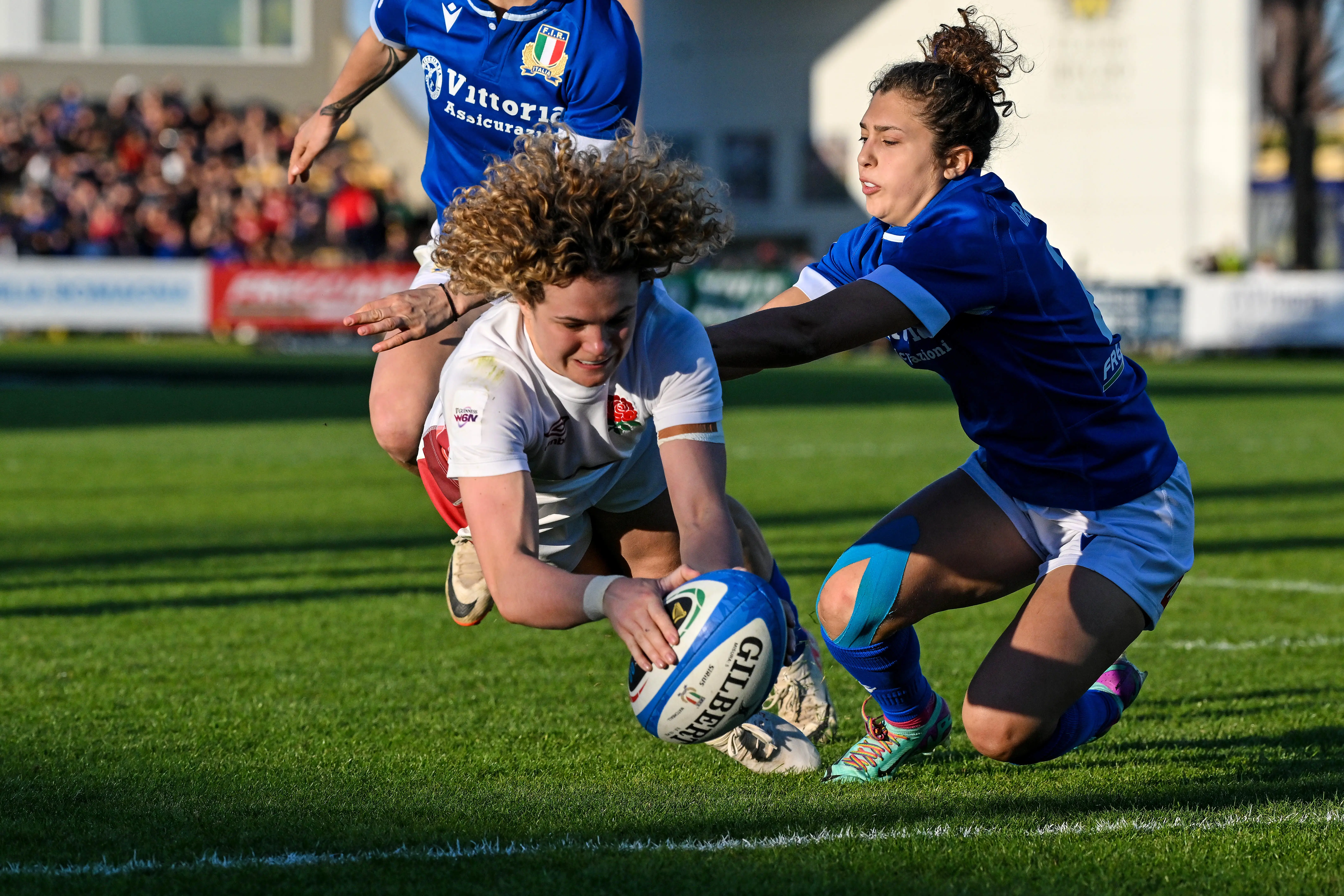 Kildunne try Italy