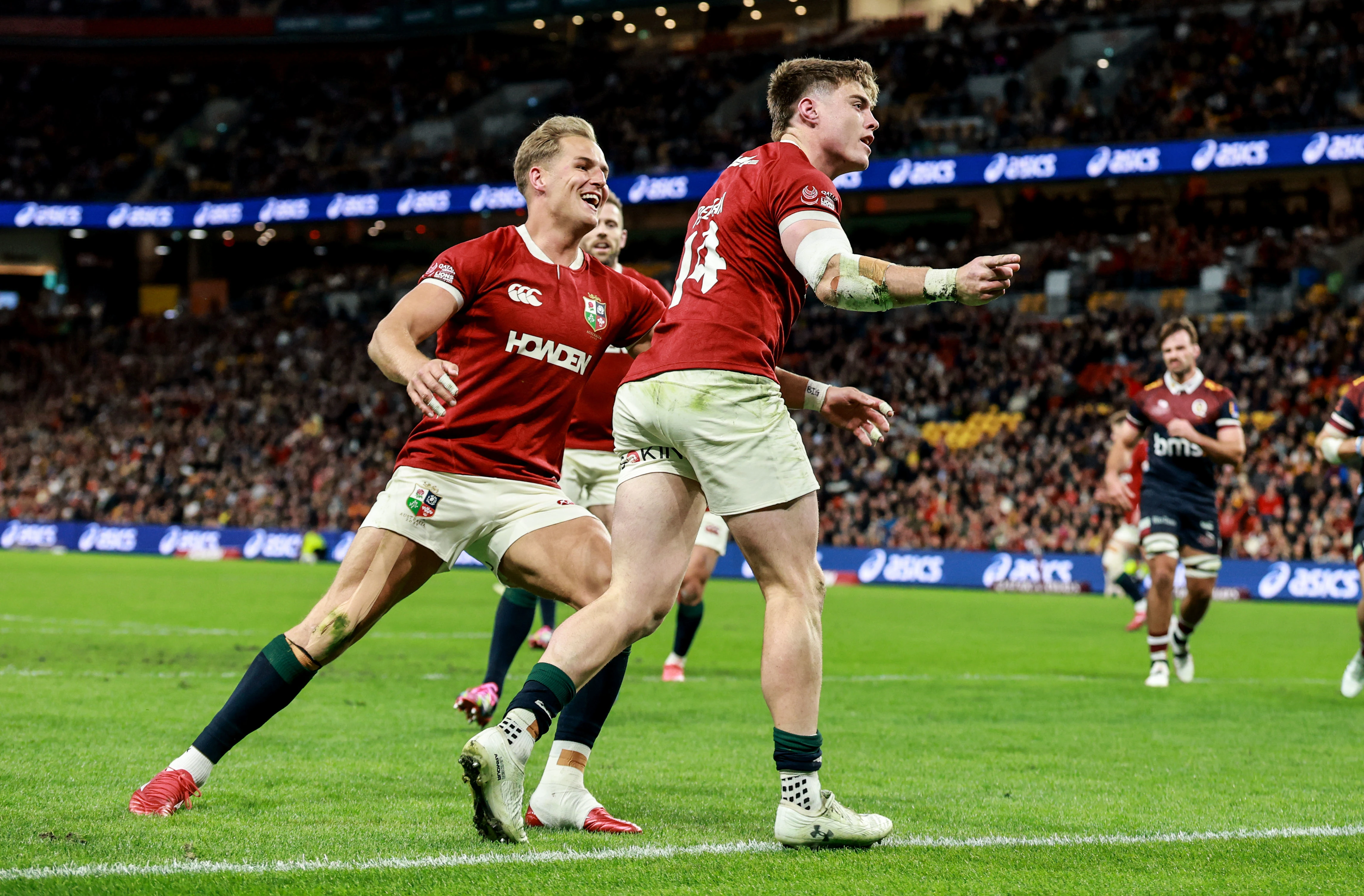 Tommy Freeman and Duhan van der Merwe celebrate against Queensland, 2025