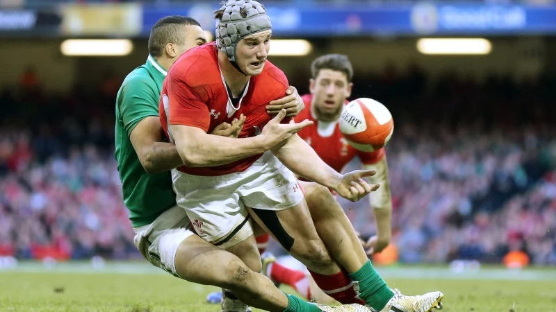 Ireland&#8217;s Simon Zebo and Jonathan Davies of Wales