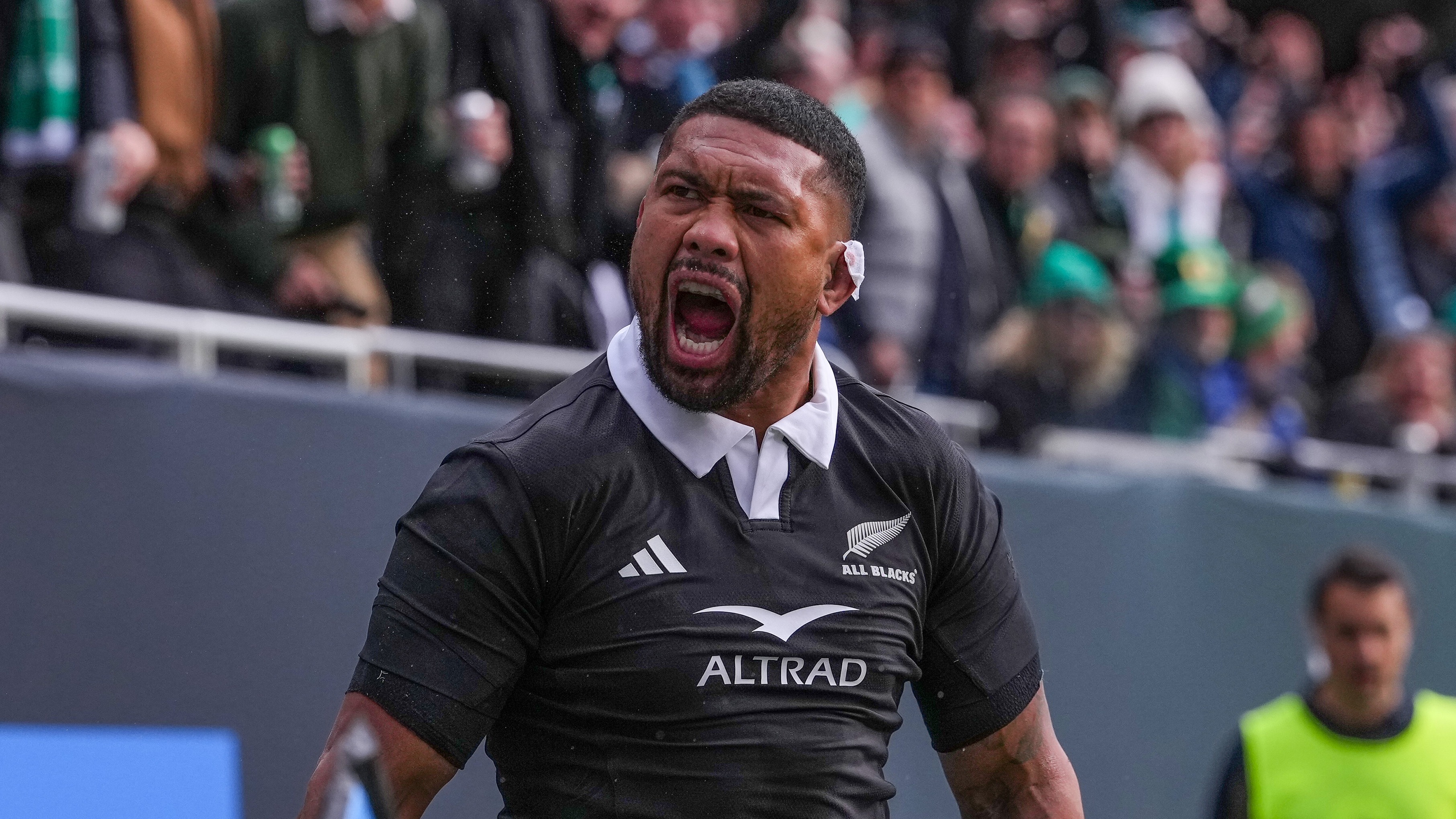 Ardie Savea celebrates scoring a try against Ireland in Chicago in 2025.