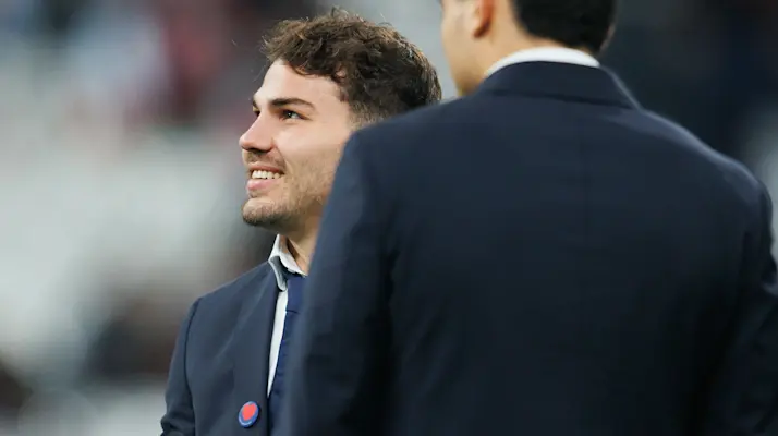 France's Antoine Dupont inspects the pitch ahead of the Autumn Nations Series between France and Argentina at Stade de France, Paris, France Friday, November 22nd, 2024 (Photo by Tom Maher  / Inpho)