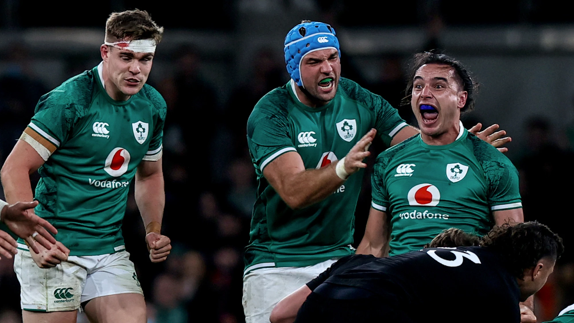 James Lowe celebrates a penalty in the final seconds of the game with Garry Ringrose and Tadhg Beirne 13/11/2021