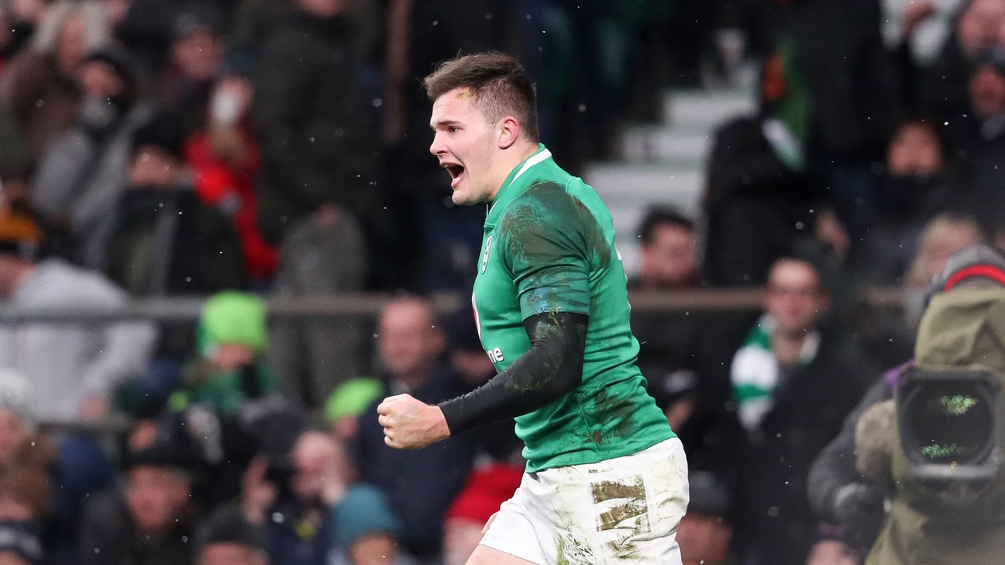 Jacob Stockdale celebrates scoring a try 17/3/2018