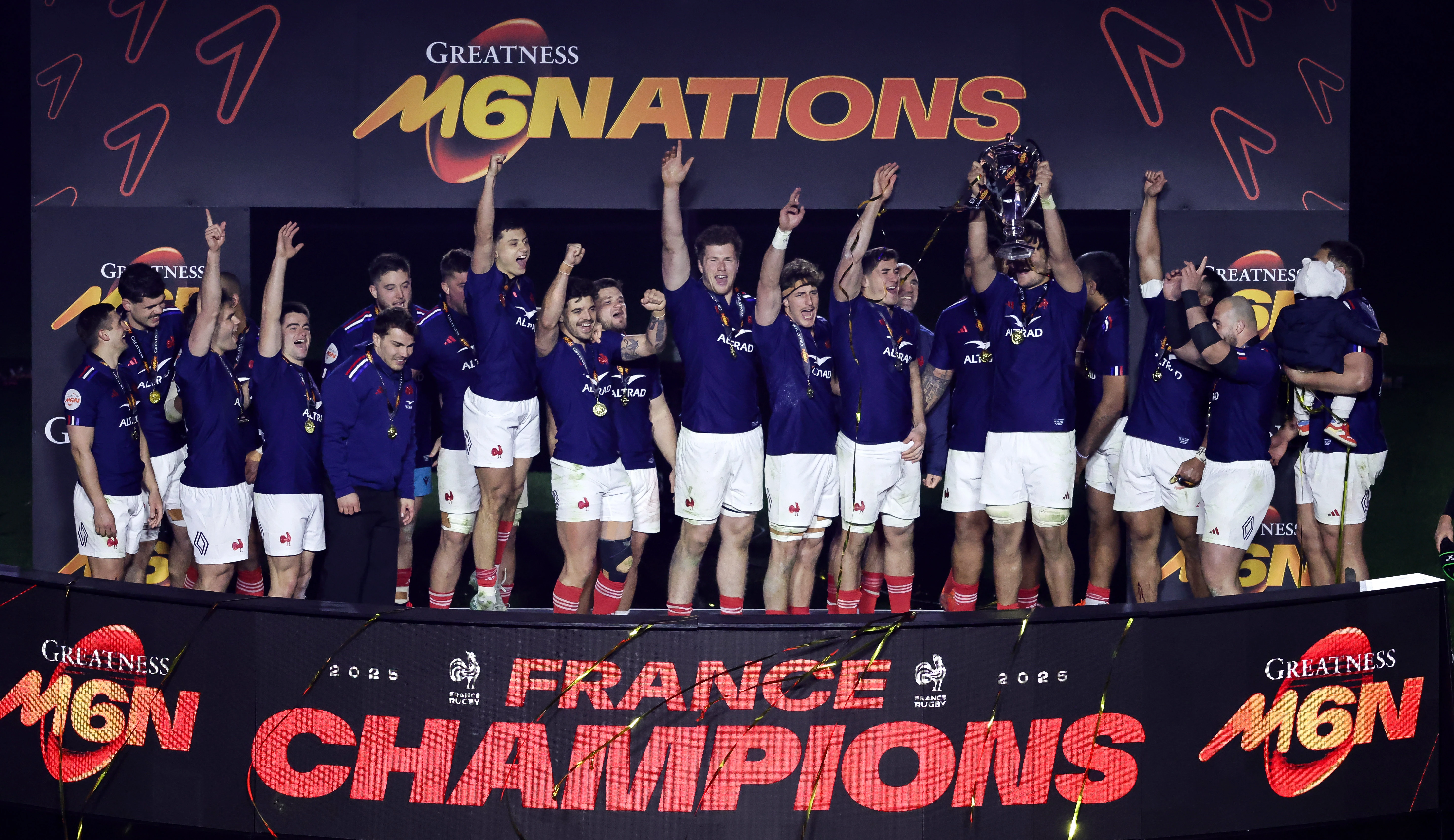 France celebrate winning the 2025 Guinness Men's Six Nations